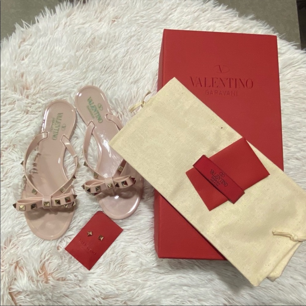 NIB Valentino rockstud sandals water rose 37